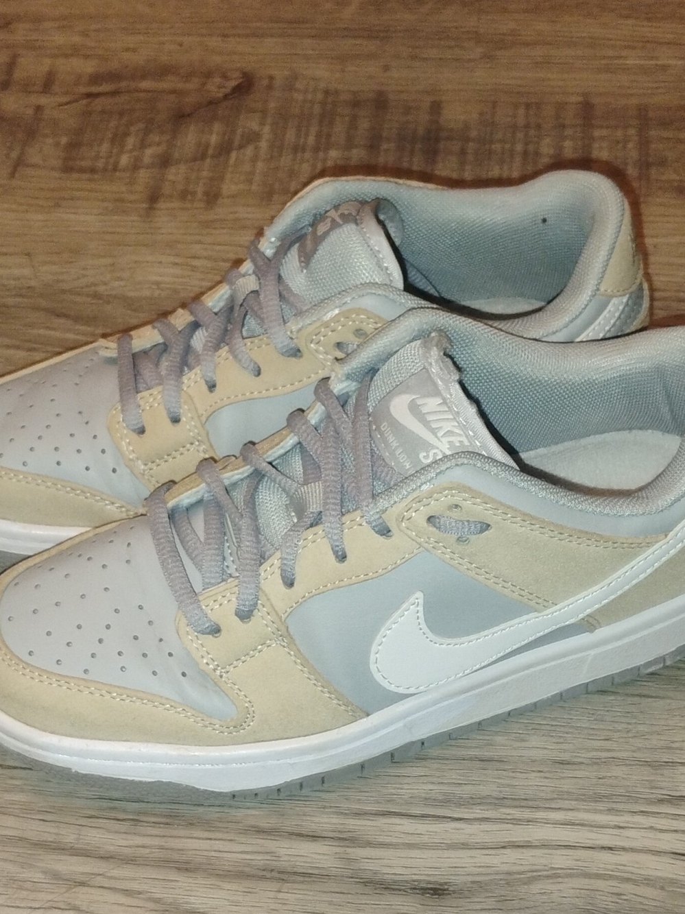 Nike Sb Dunks Low-Top Sneakers in Light Gray and Beige Women's Size 8